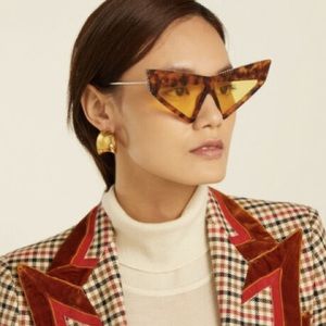 GUCCI
Geometric Crystal Sunglasses GG0430S Havana